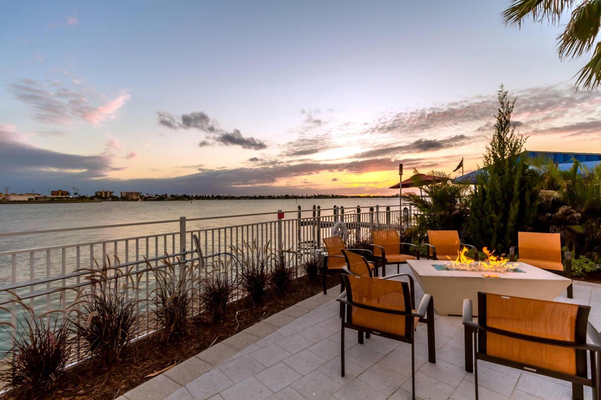 Courtyard By Marriott St. Petersburg Clearwater/madeira Beach Hotel 3*