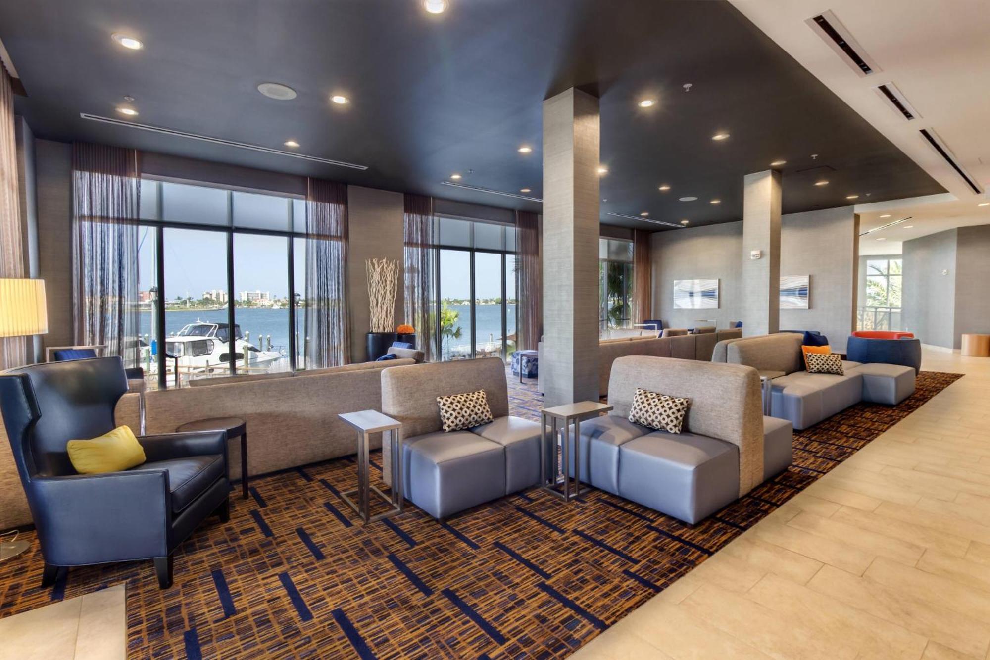 Hotel Courtyard By Marriott St. Petersburg Clearwater/madeira Beach 3*